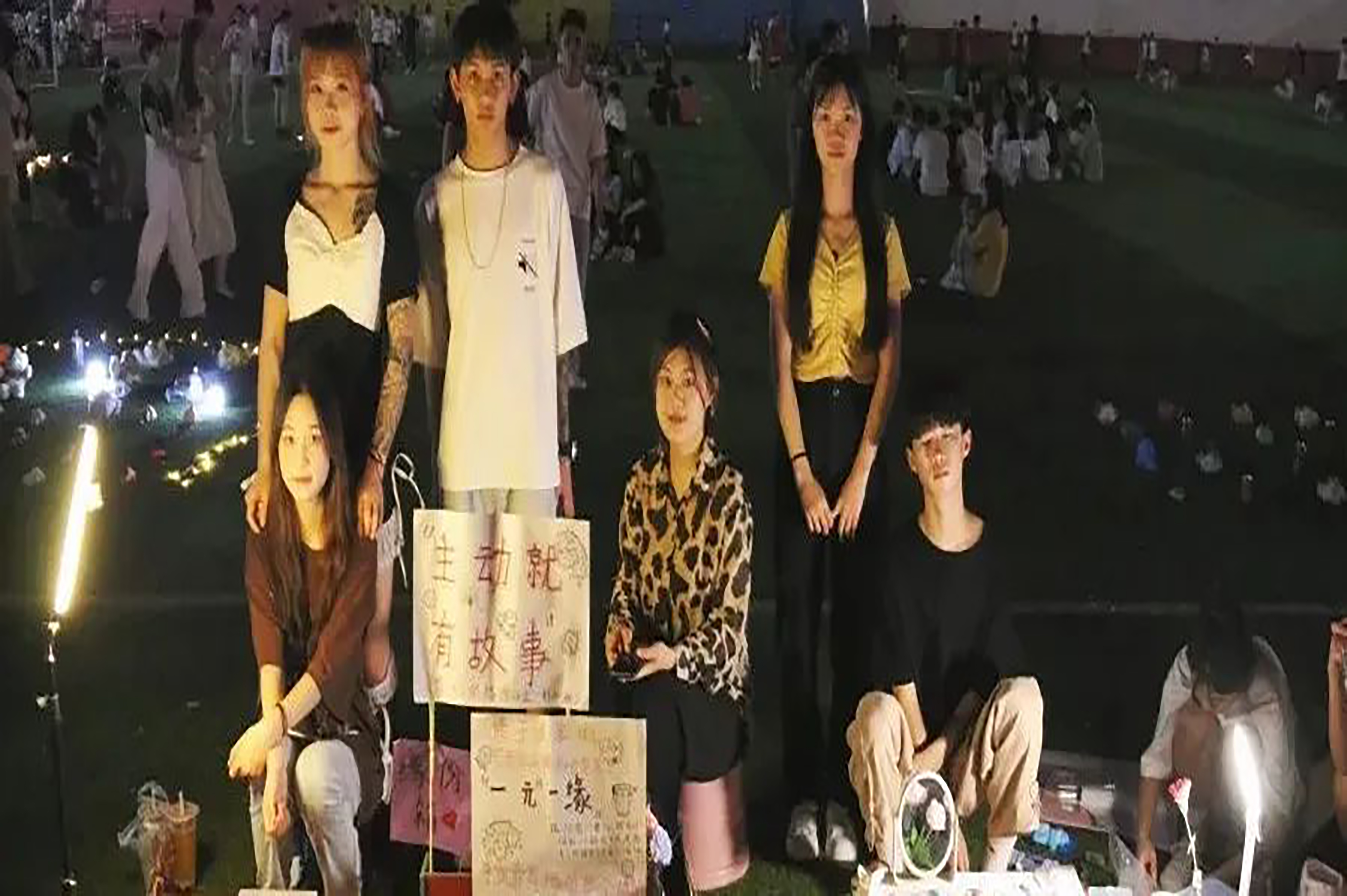 城职大“地摊夜市”：这一届学生，太会营销了！